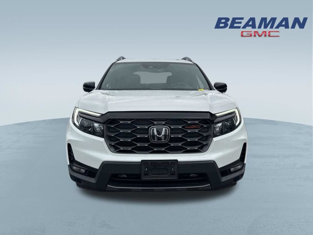 Used 2024 Honda Passport TrailSport image 2