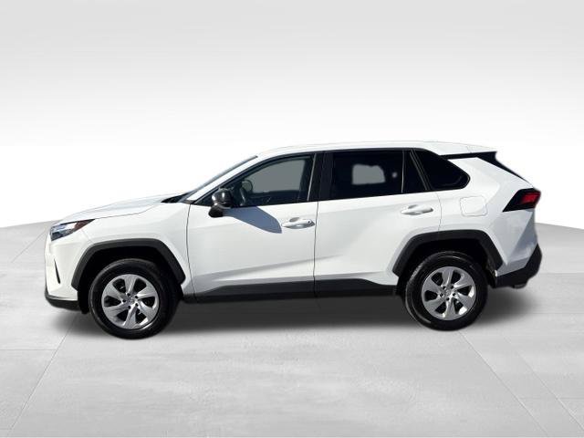 Used 2025 Toyota RAV4 LE AWD/4WD image 12