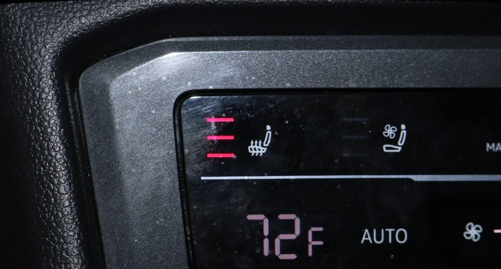 Used 2024 Volkswagen Tiguan SEL R-Line image 4