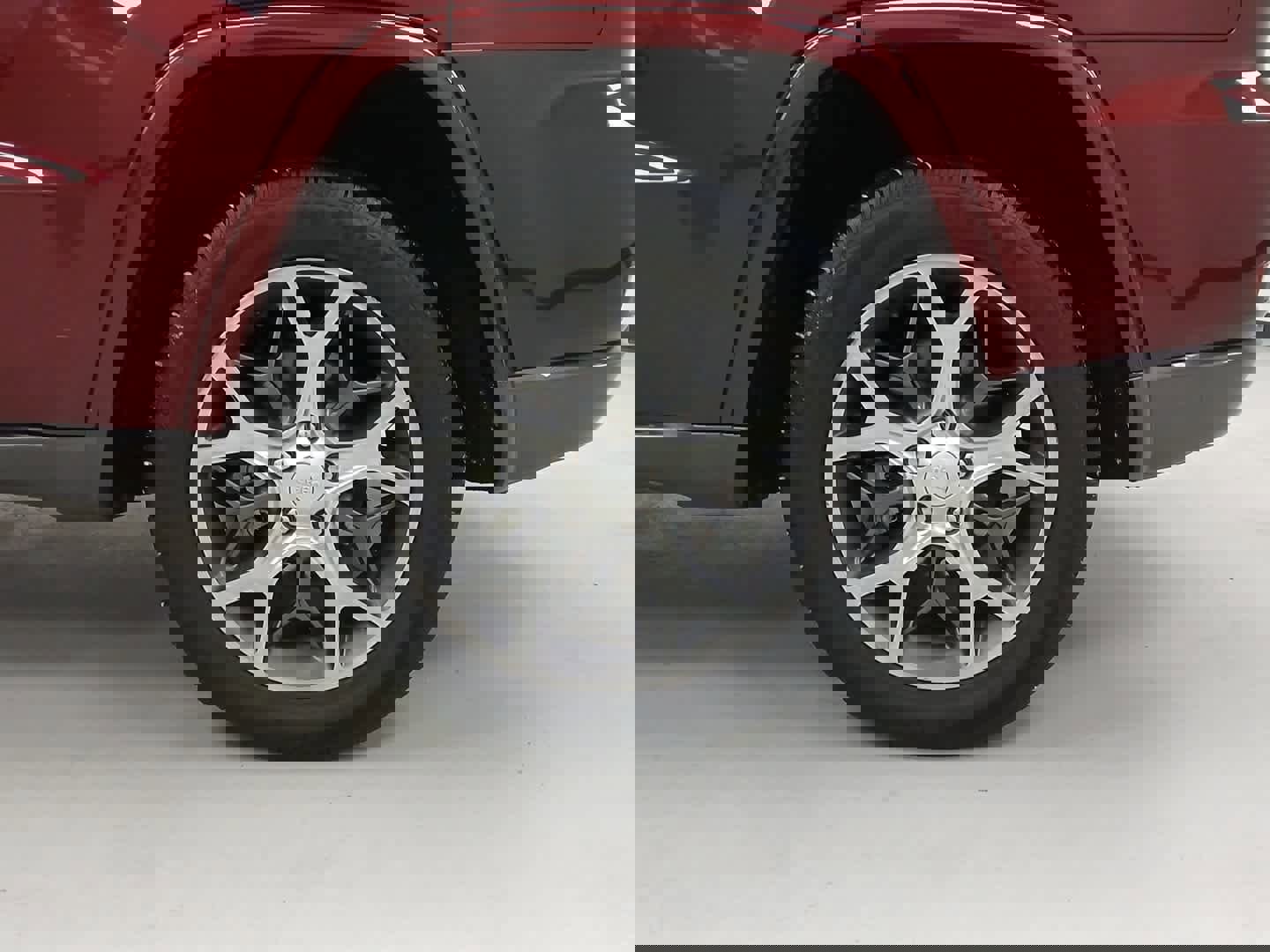 Used 2018 Jeep Grand Cherokee Limited image 16