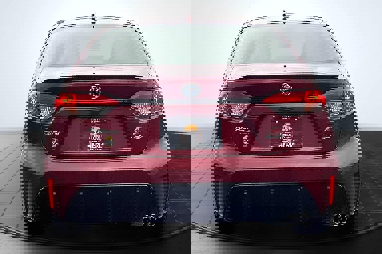 Used 2025 Toyota Corolla SE w/ Convenience Package FWD image 5