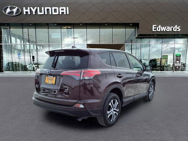 Used 2018 Toyota RAV4 LE image 8
