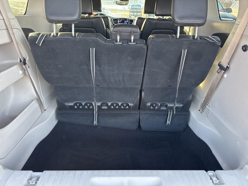 Used 2022 Chrysler Pacifica Touring-L image 33