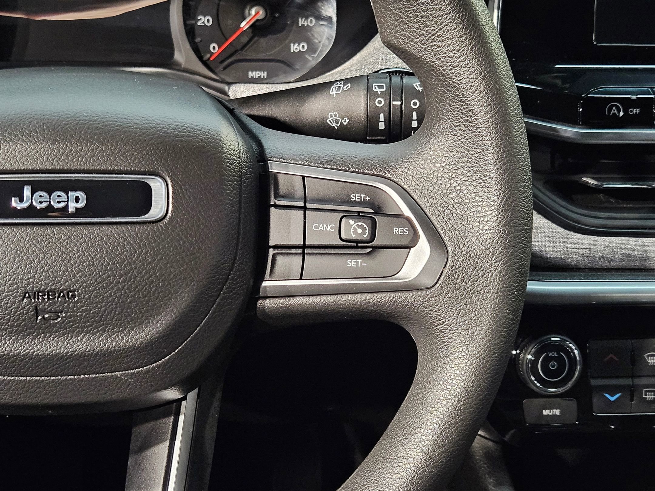 Used 2025 Jeep Compass Sport image 27