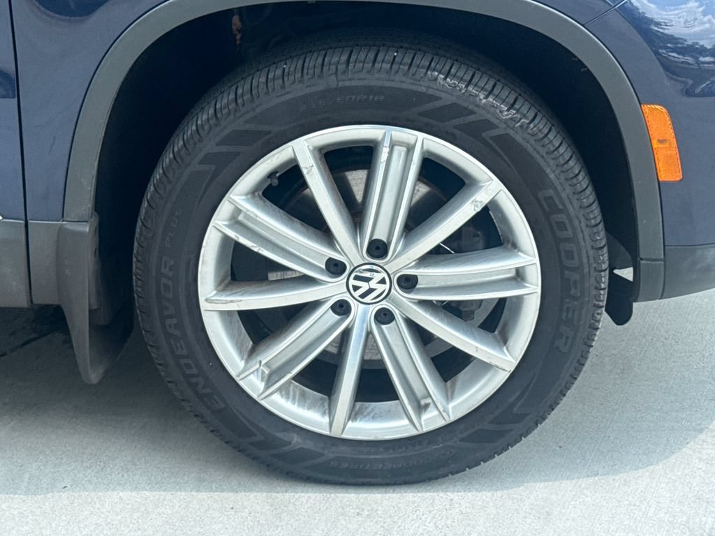 Used 2016 Volkswagen Tiguan SE AWD/4WD image 11