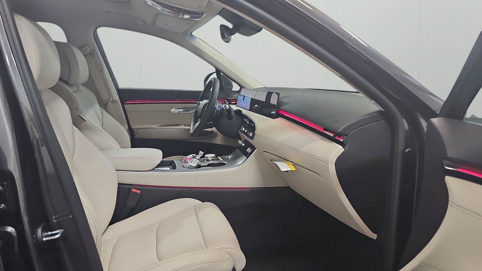New 2027 Genesis GV70 2.5T Select AWD/4WD image 14