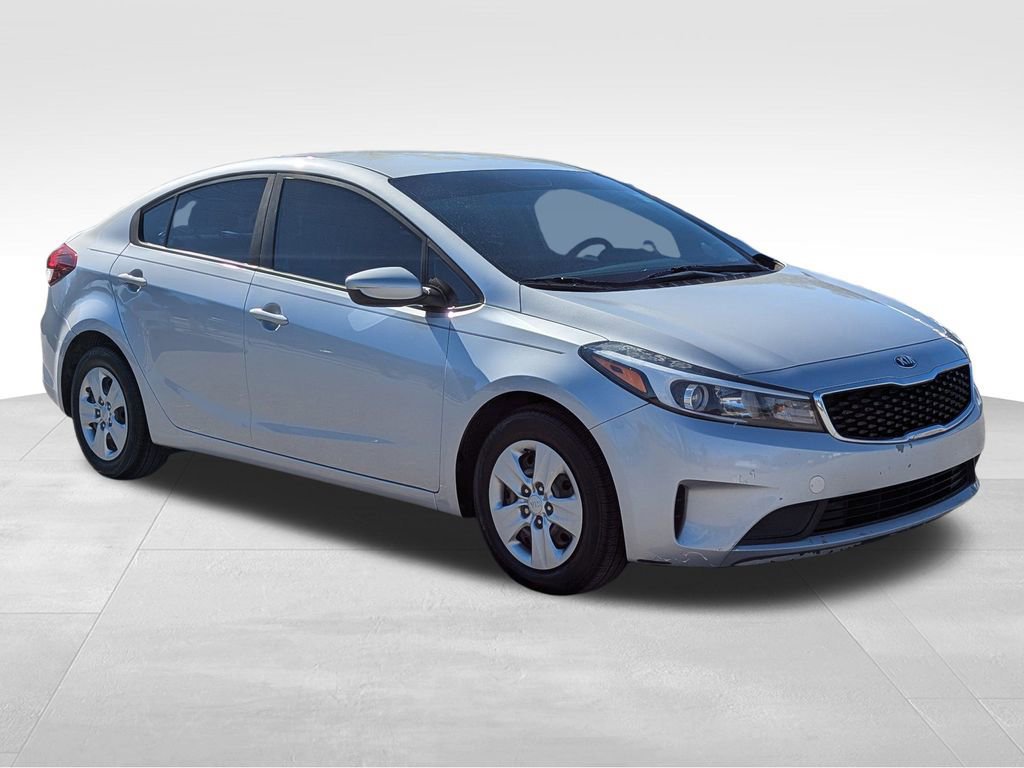 Used 2018 Kia Forte LX w/ LX Rear Camera Package image 2