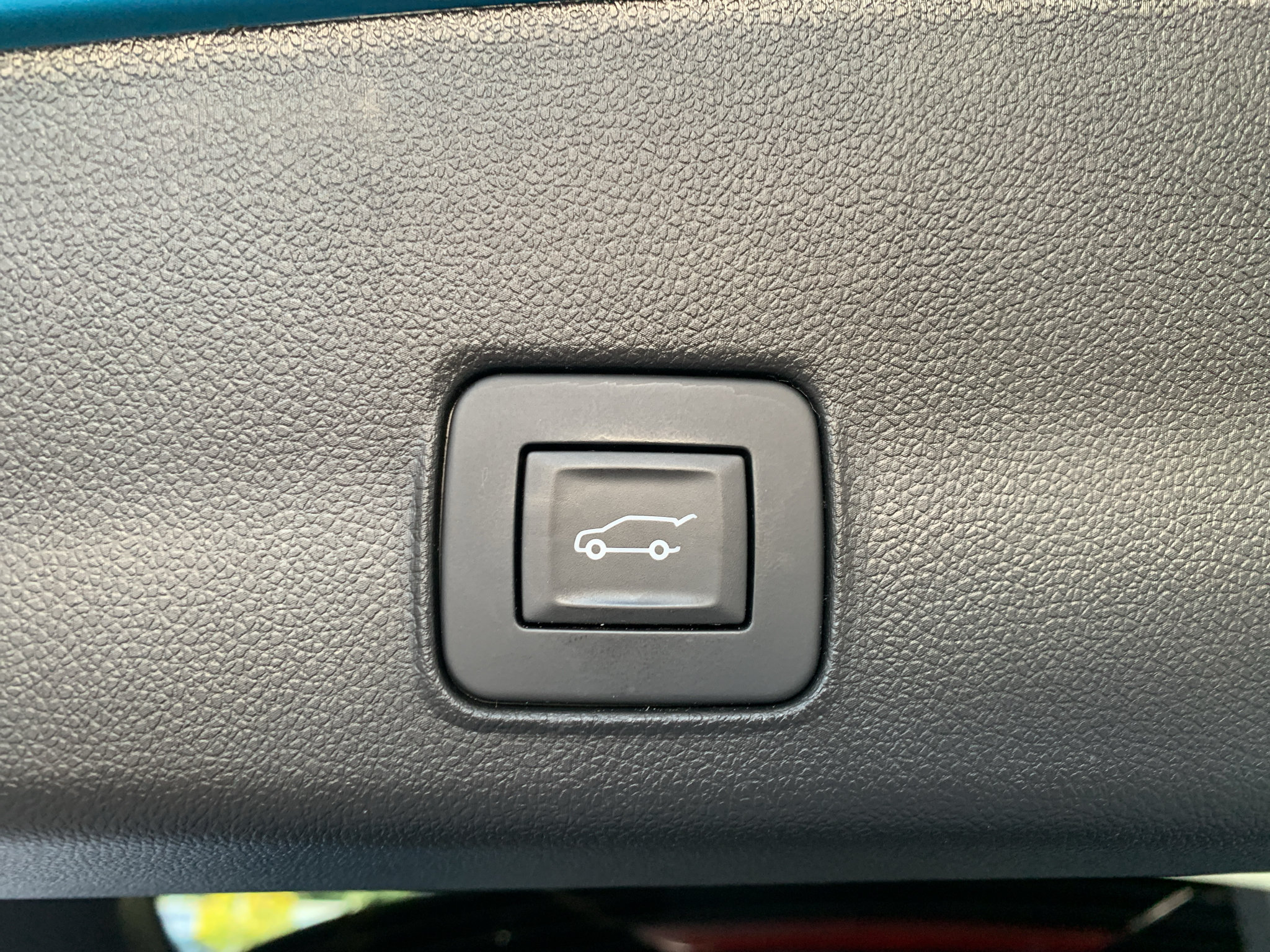 Used 2025 Chevrolet TrailBlazer LT w/ Convenience Package FWD image 9