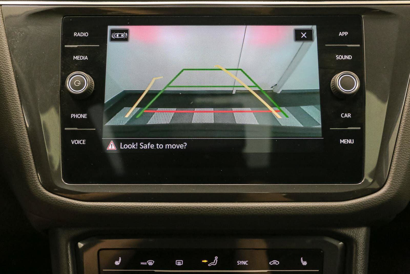 Certified 2023 Volkswagen Tiguan SE AWD/4WD image 36