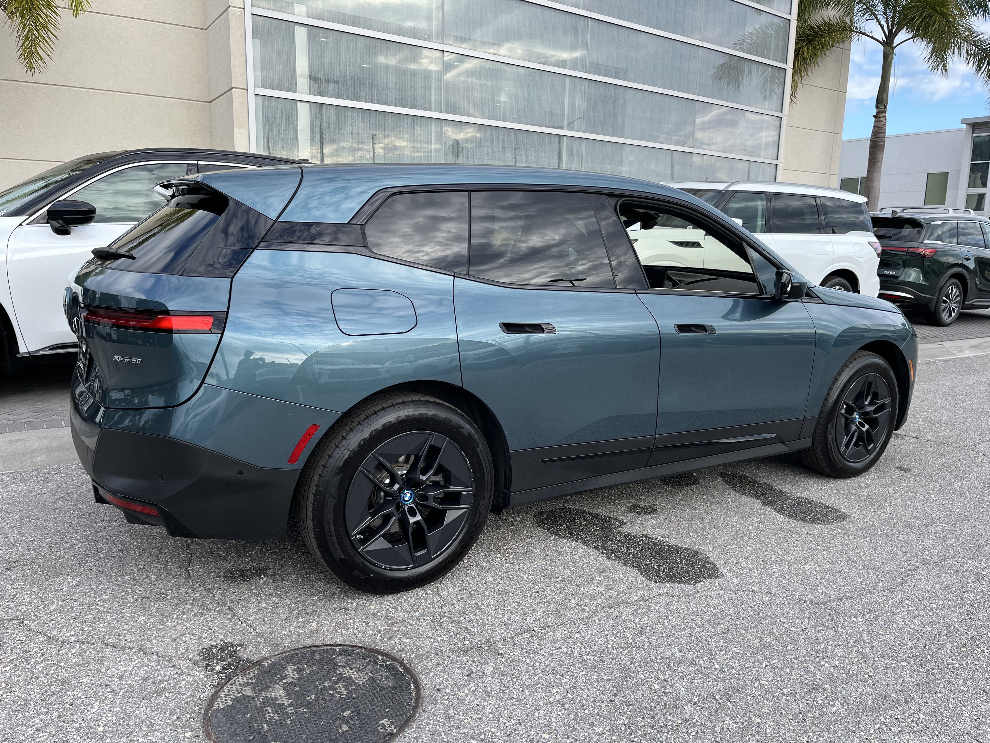 Used 2025 BMW iX xDrive50 AWD/4WD image 10