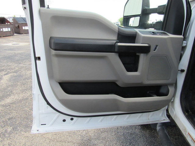 Used 2019 Ford F550 2WD Regular Cab Super Duty image 28