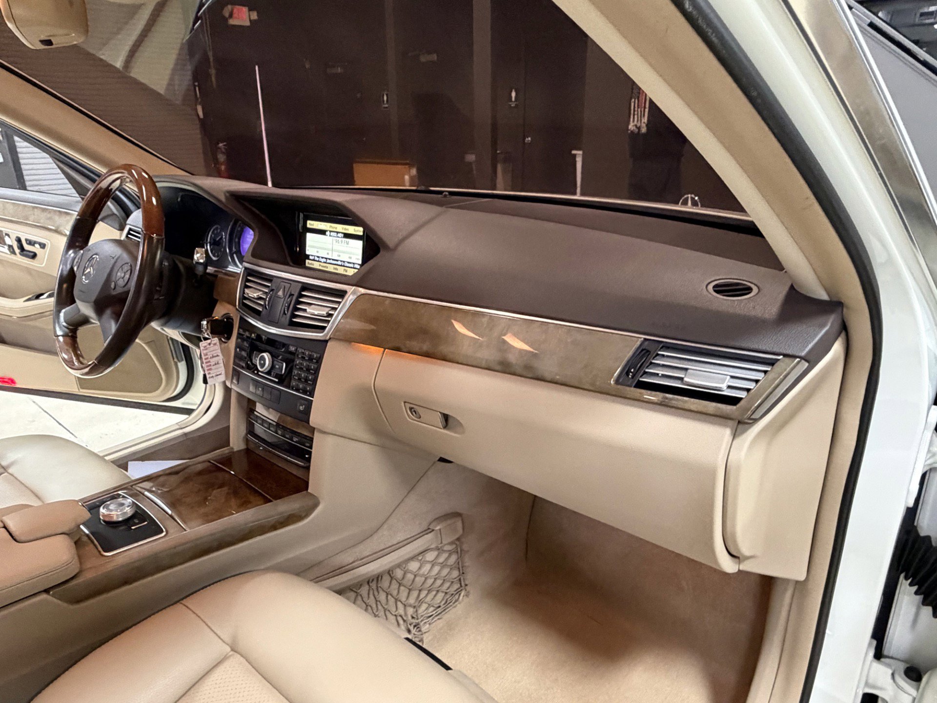 Used 2011 Mercedes-Benz E 350 4MATIC Wagon image 21