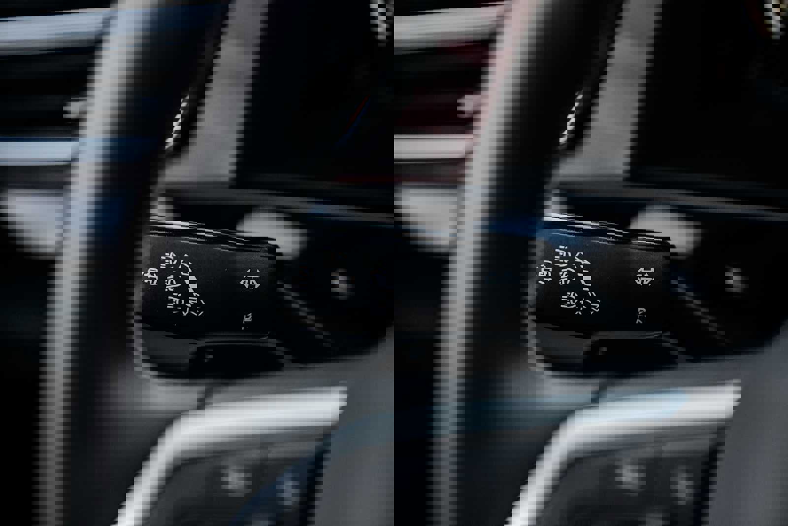 Used 2025 Volkswagen Atlas SE image 28