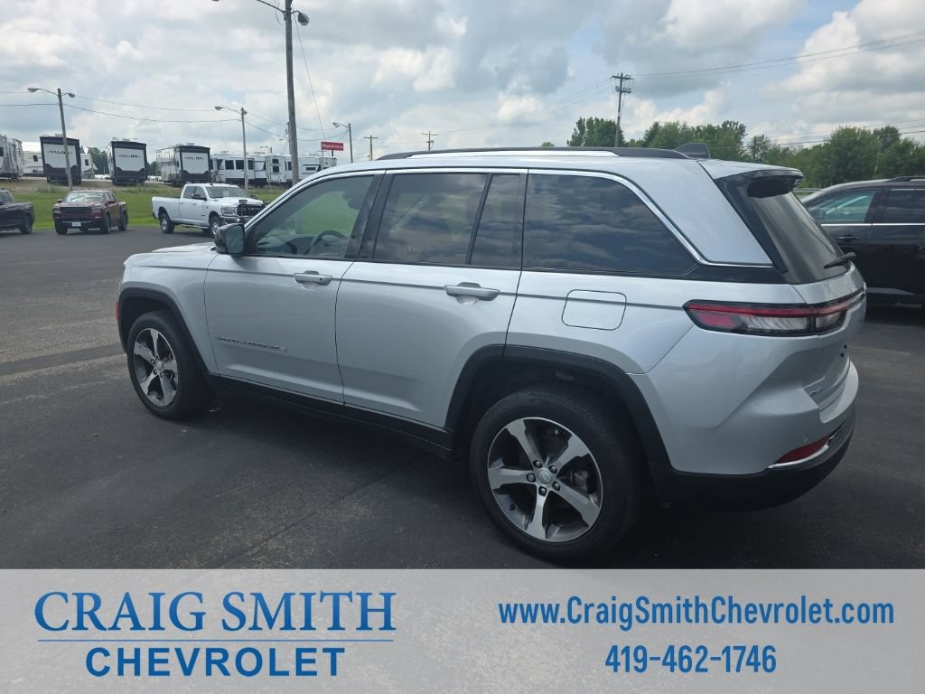 Used 2023 Jeep Grand Cherokee Limited AWD/4WD image 4