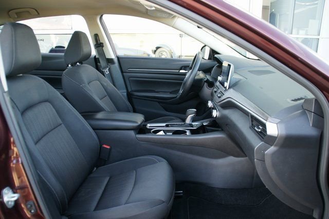 Used 2024 Nissan Altima 2.5 SV image 34