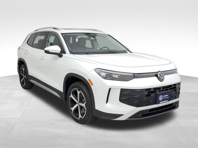 Certified 2025 Volkswagen Tiguan SE AWD/4WD image 9