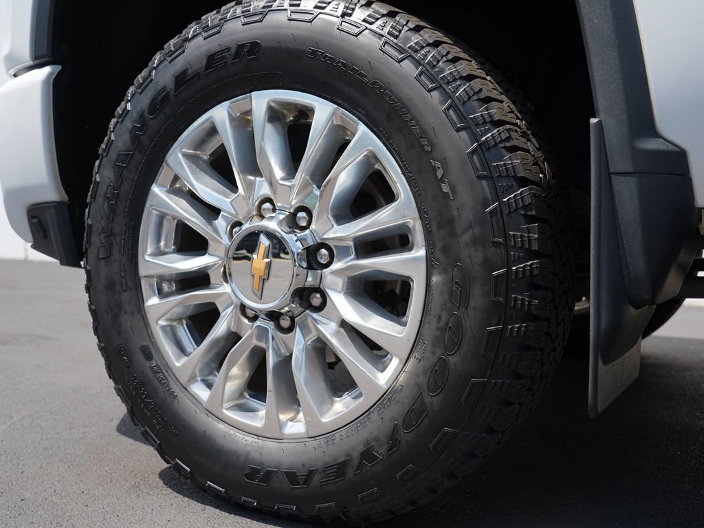 Certified 2022 Chevrolet Silverado 3500 High Country w/ Z71 Off-Road Package AWD/4WD image 33
