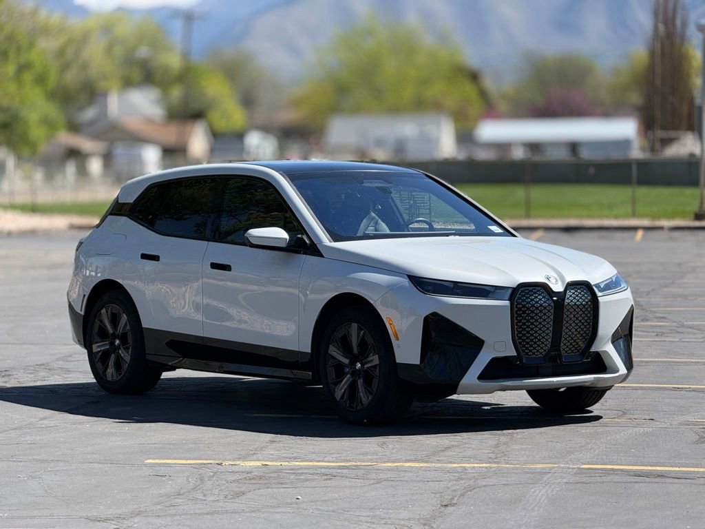 Used 2025 BMW iX xDrive50 w/ Premium Package image 3