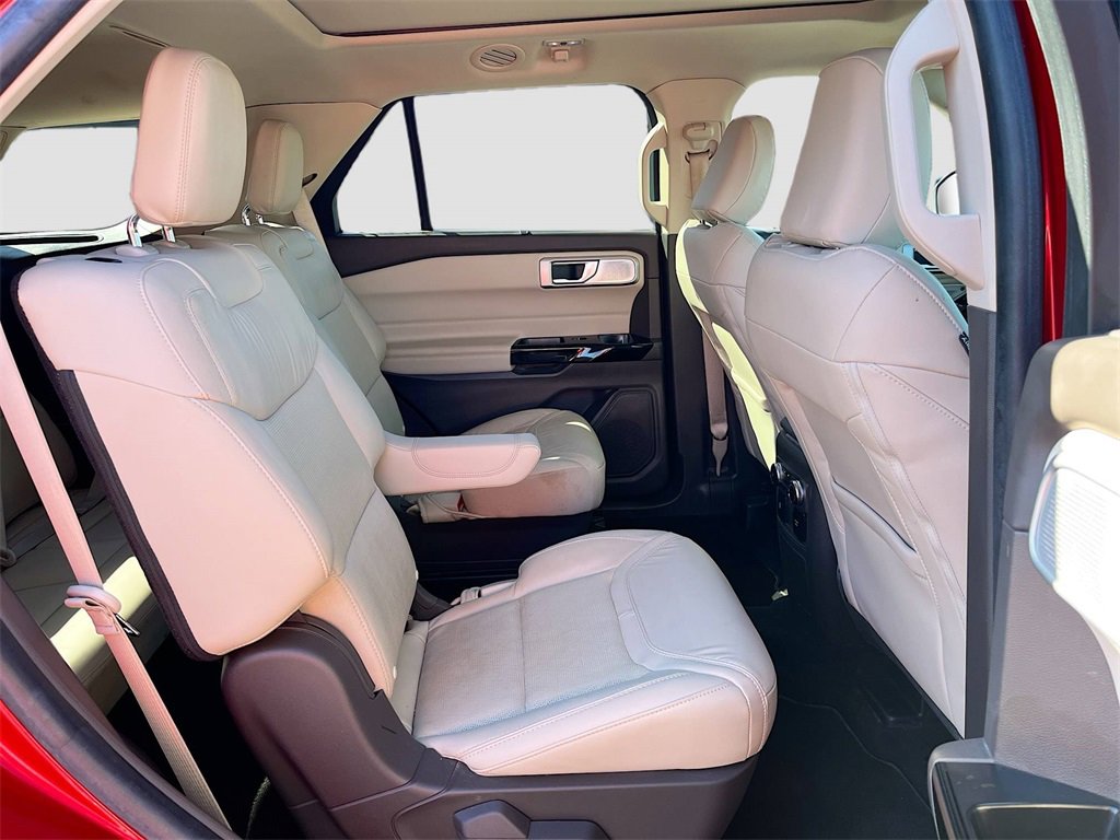 Used 2022 Ford Explorer Platinum w/ Equipment Group 601A image 30