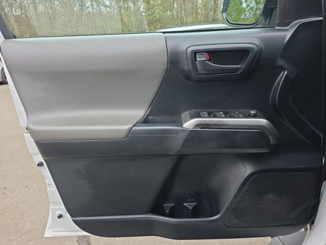 Used 2016 Toyota Tacoma SR5 w/ Towing Package image 37