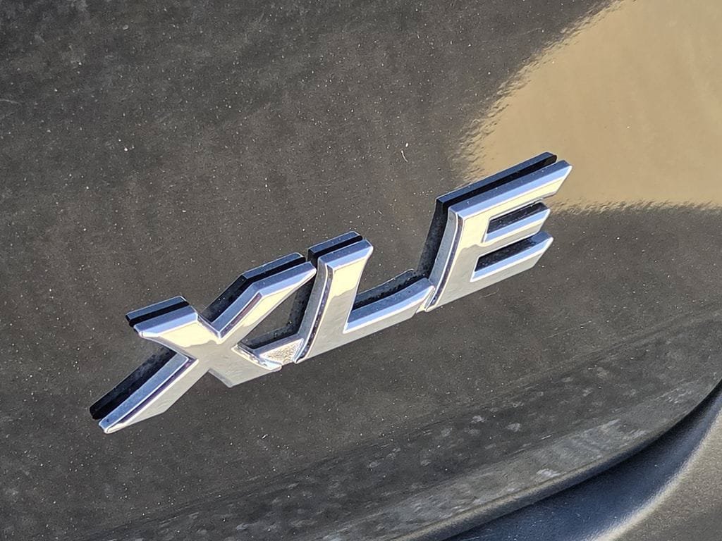 Used 2026 Toyota Sienna XLE FWD image 11