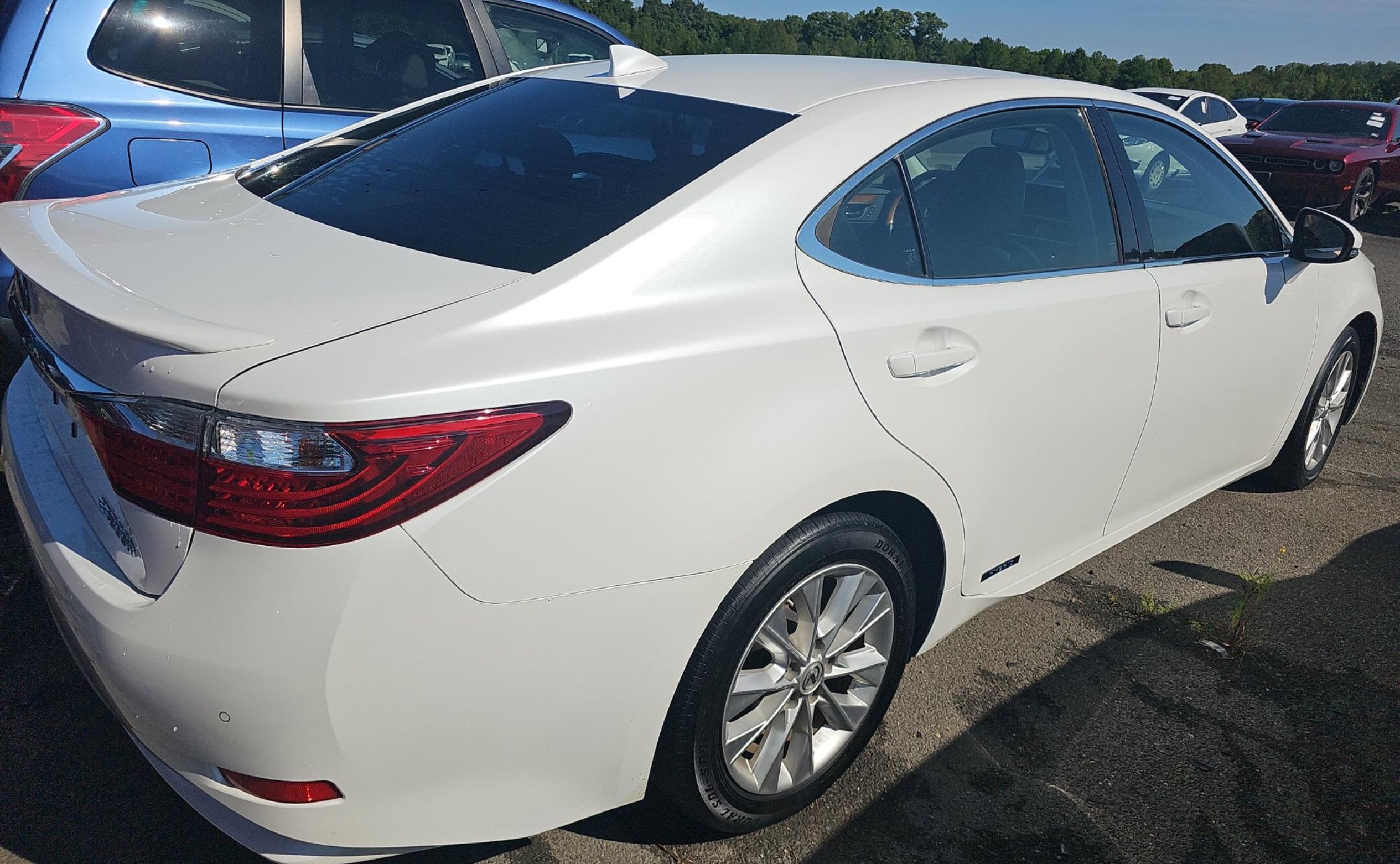 Used 2015 Lexus ES 300h w/ Navigation System Package FWD image 3