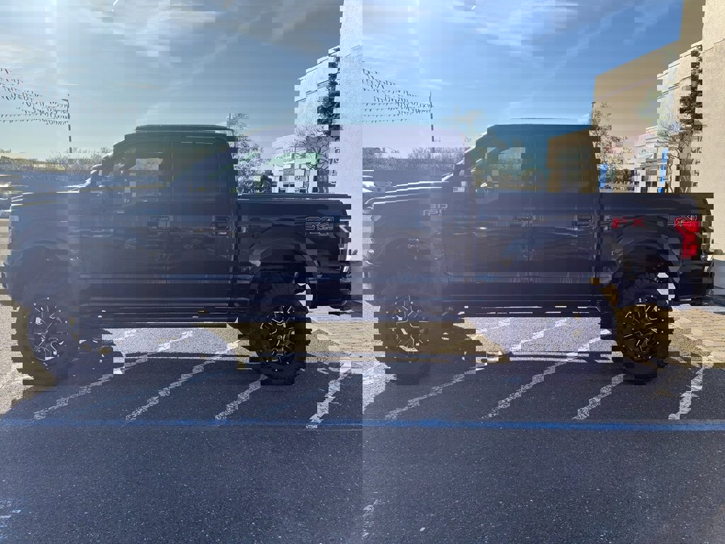 Used 2018 Ford F150 XLT w/ Equipment Group 302A Luxury image 5