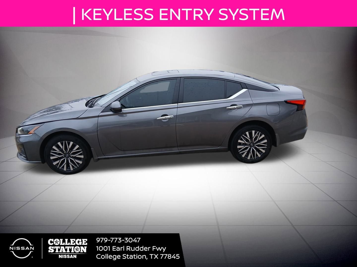 Used 2025 Nissan Altima 2.5 SV w/ SV Premium Package image 7