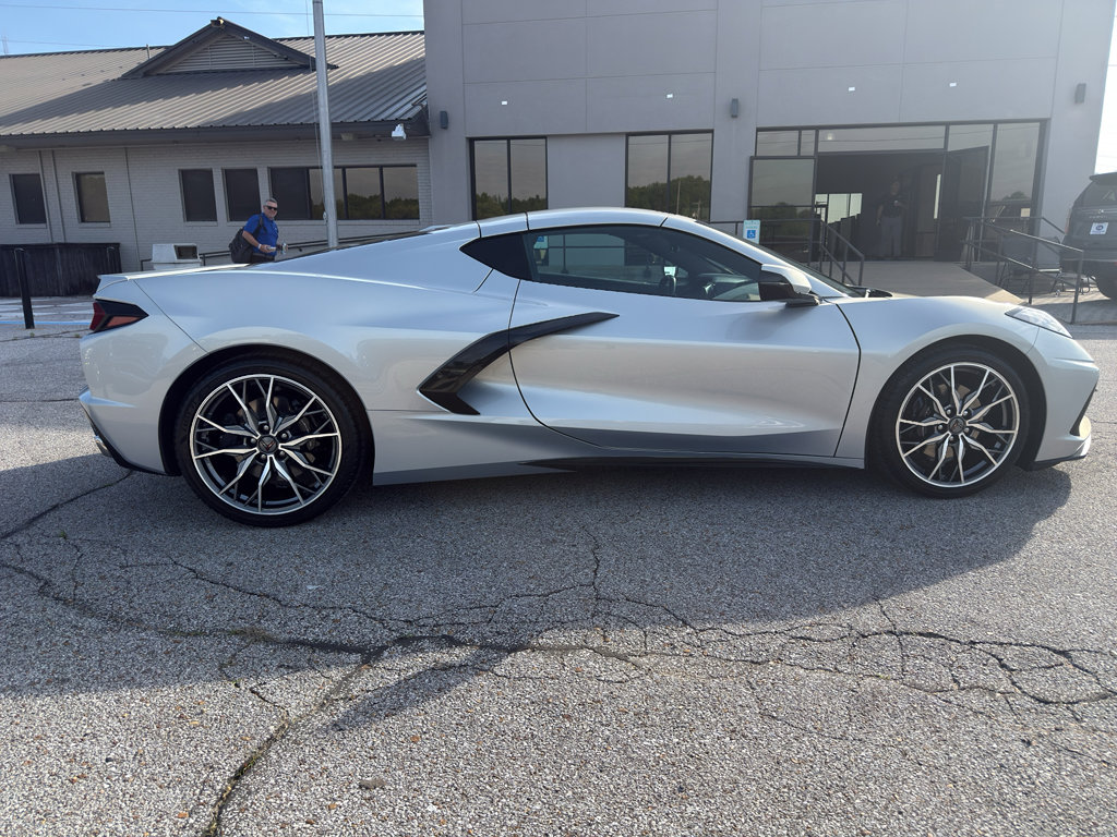 Used 2024 Chevrolet Corvette Stingray Coupe image 7
