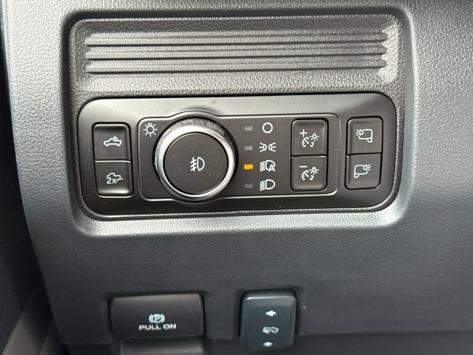 New 2026 Ford F250 Lariat w/ FX4 Off-Road Package image 30