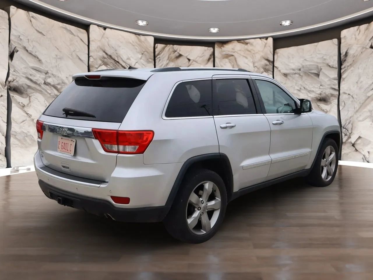 Used 2012 Jeep Grand Cherokee Overland image 5