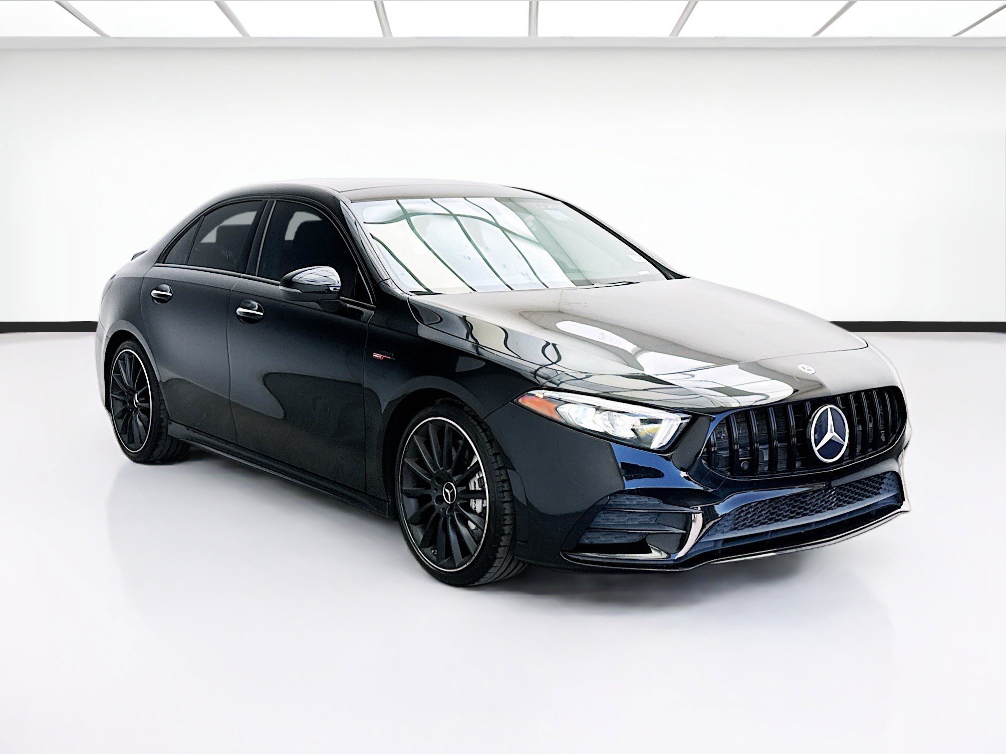 Used 2021 Mercedes-Benz A 35 AMG 4MATIC image 3