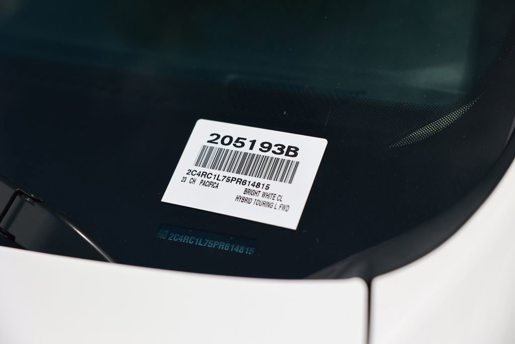 Used 2023 Chrysler Pacifica Touring-L w/ Uconnect Theater Family Group FWD image 44