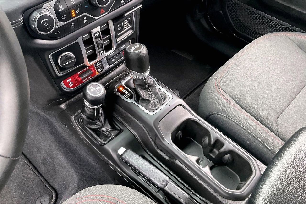 Certified 2025 Jeep Wrangler Unlimited Rubicon w/ Convenience Group image 30