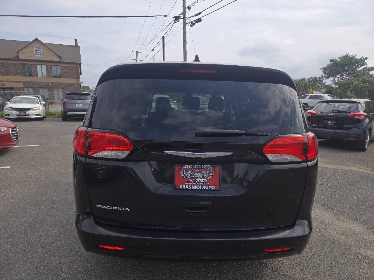Used 2017 Chrysler Pacifica LX FWD image 9