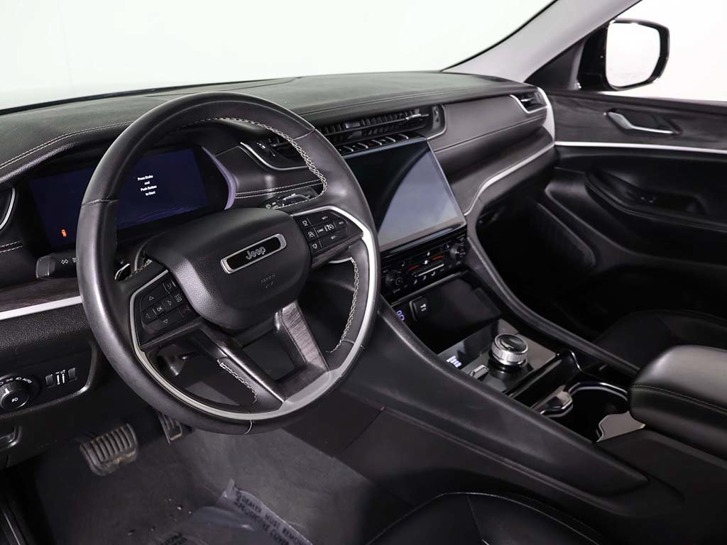 Used 2023 Jeep Grand Cherokee Limited AWD/4WD image 28