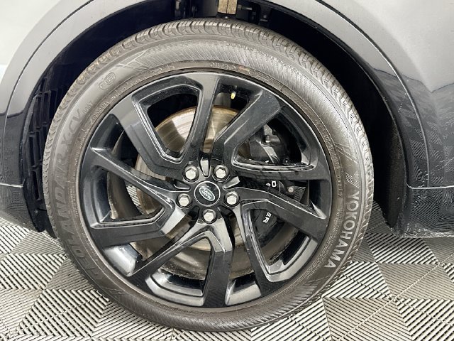 Used 2023 Land Rover Discovery Metropolitan Edition AWD/4WD image 39