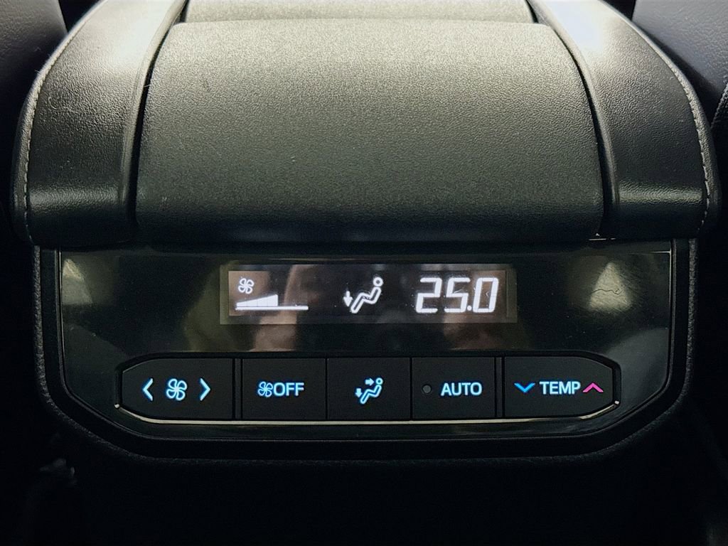 Used 2021 Toyota Highlander XLE image 23