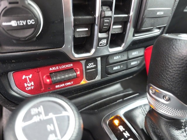 Used 2024 Jeep Wrangler Willys image 27