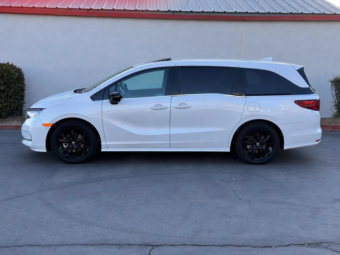 Used 2023 Honda Odyssey Sport image 3
