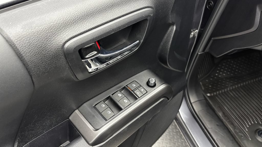 Used 2023 Toyota Tacoma TRD Sport AWD/4WD image 22