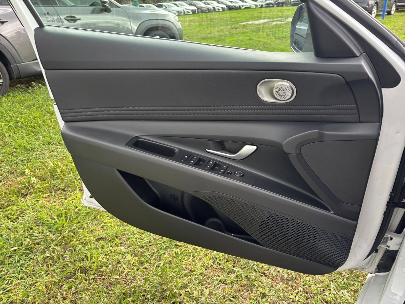Used 2025 Hyundai Elantra SEL FWD image 18