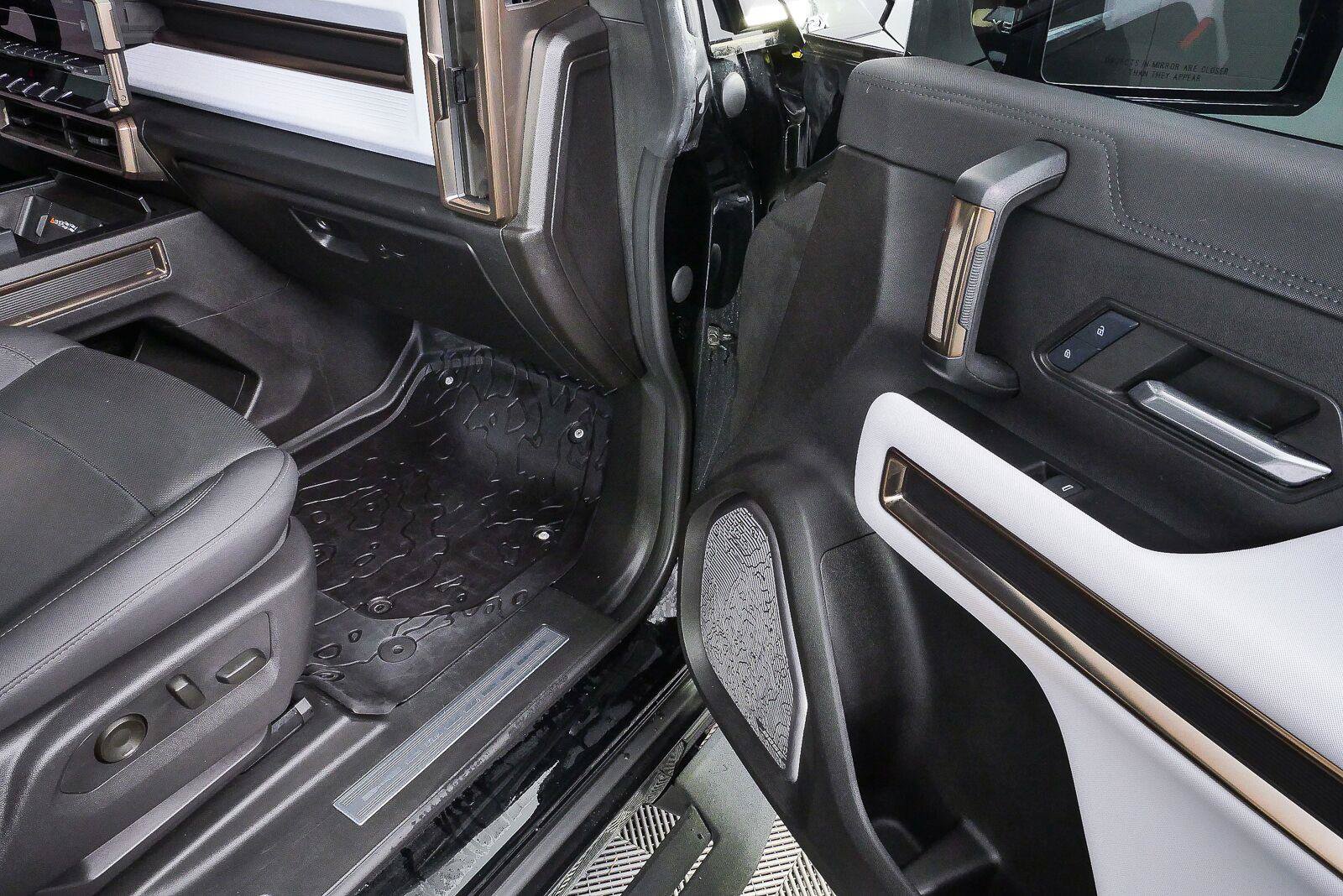 Used 2024 GMC Hummer EV 2X w/ LPO, Illumination Package AWD/4WD image 23