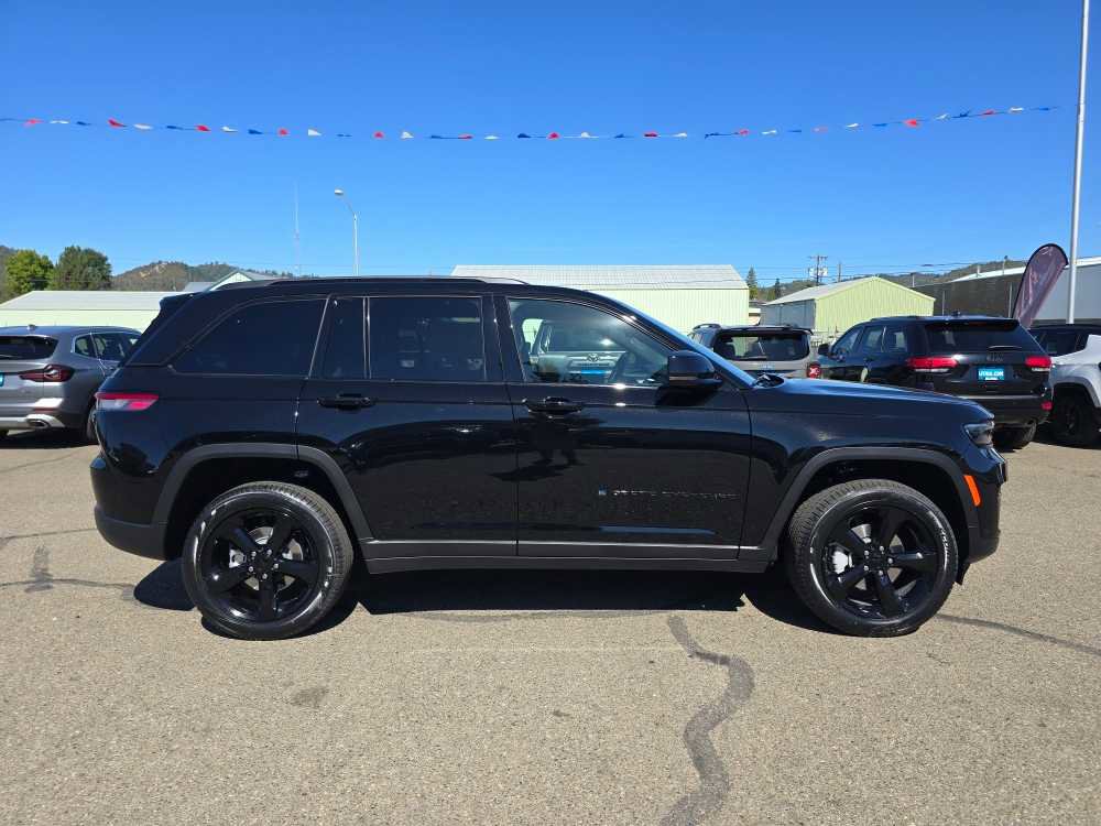New 2025 Jeep Grand Cherokee Limited image 6