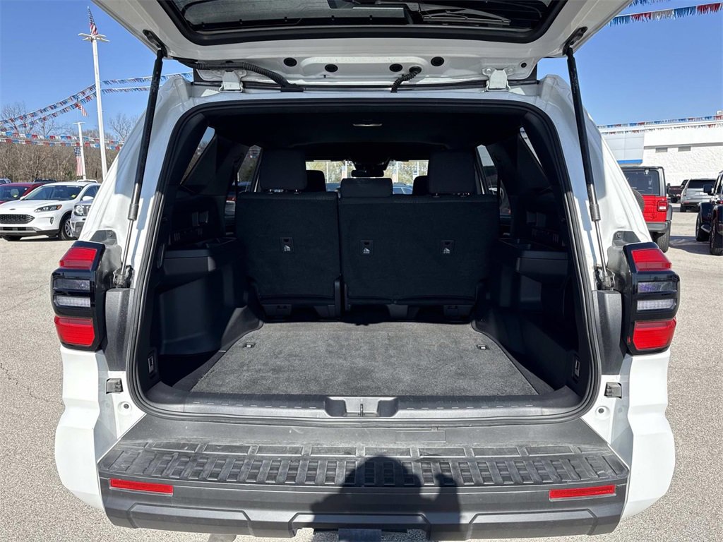 Used 2025 Toyota 4Runner SR5 image 5
