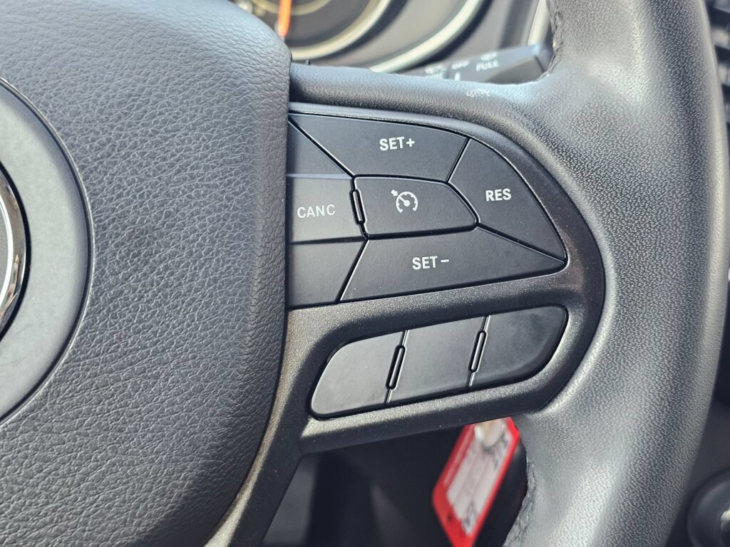Used 2020 Jeep Cherokee Trailhawk AWD/4WD image 27