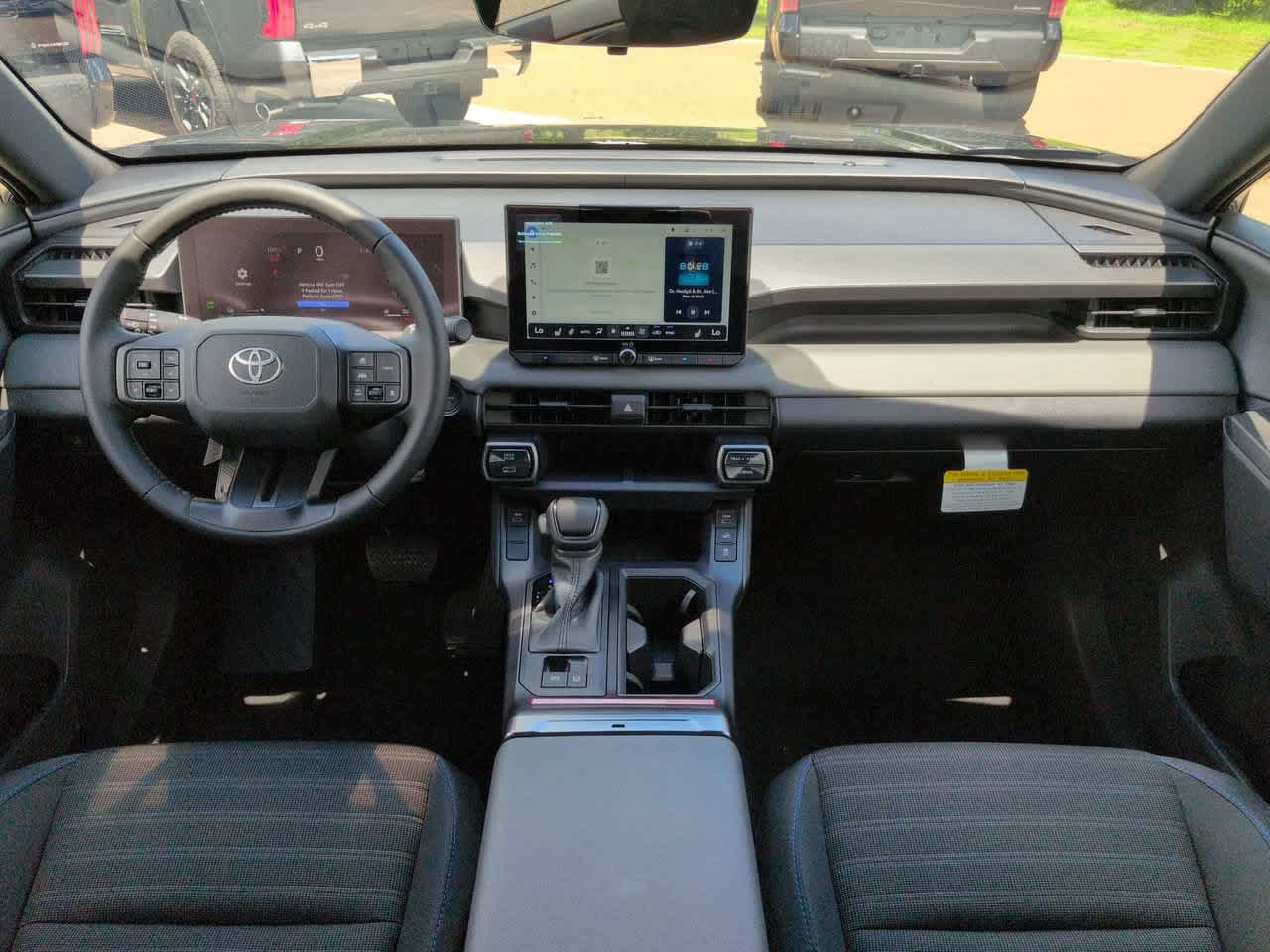 Used 2026 Toyota RAV4 SE w/ Convenience Package AWD/4WD image 14