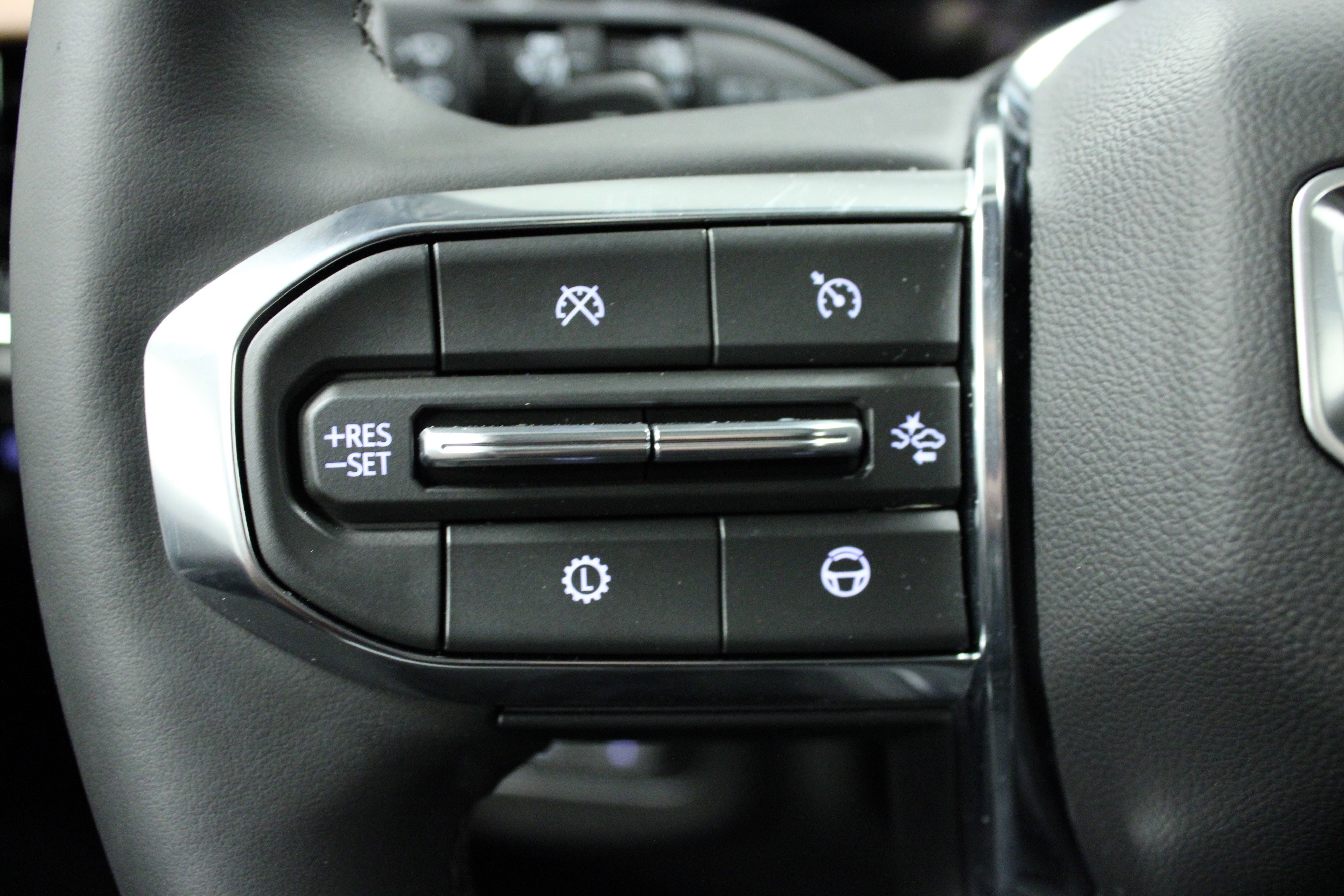 New 2026 GMC Yukon XL Denali w/ Denali Reserve Package image 21