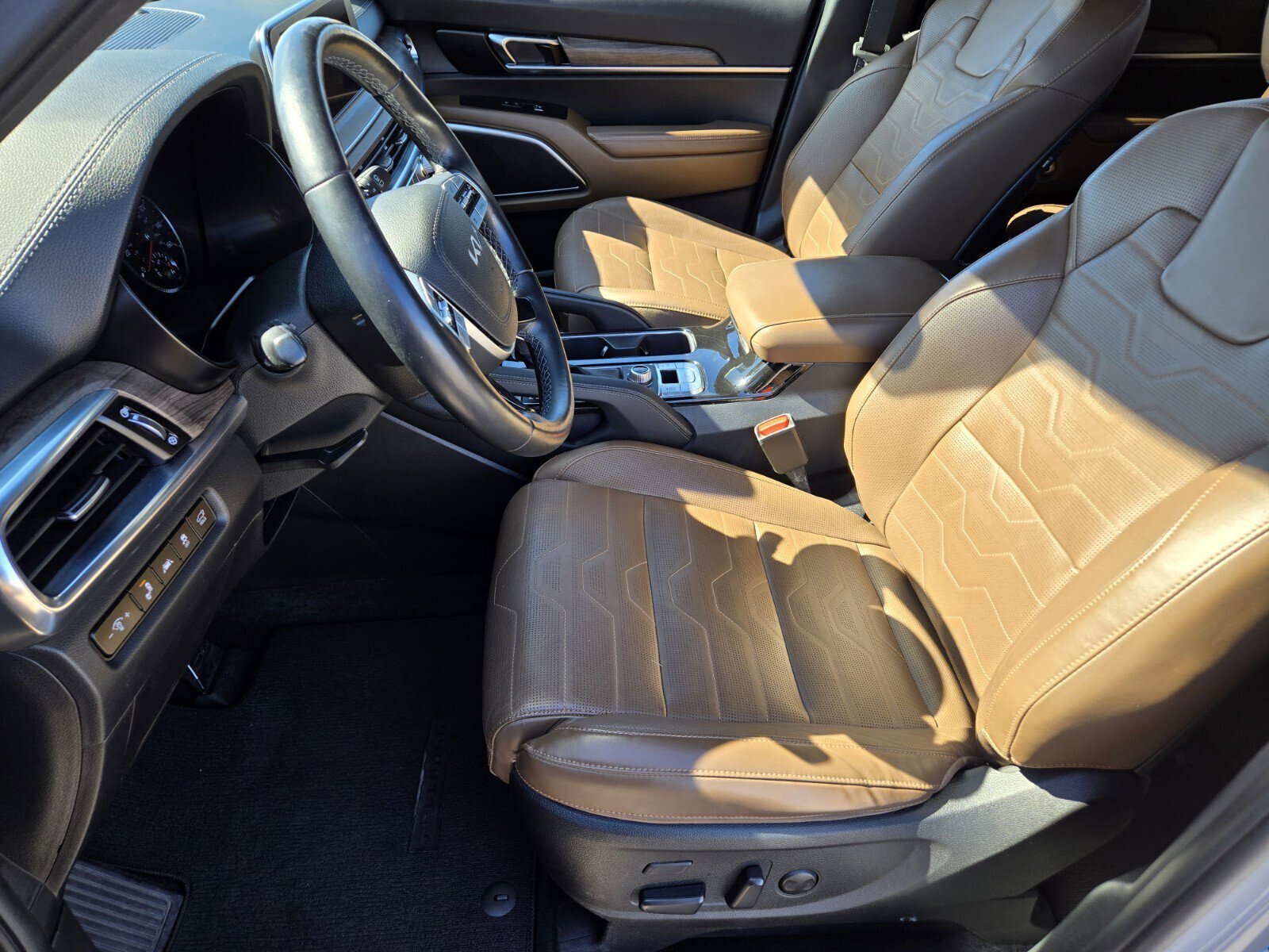 Certified 2022 Kia Telluride SX w/ SX Prestige Package image 11