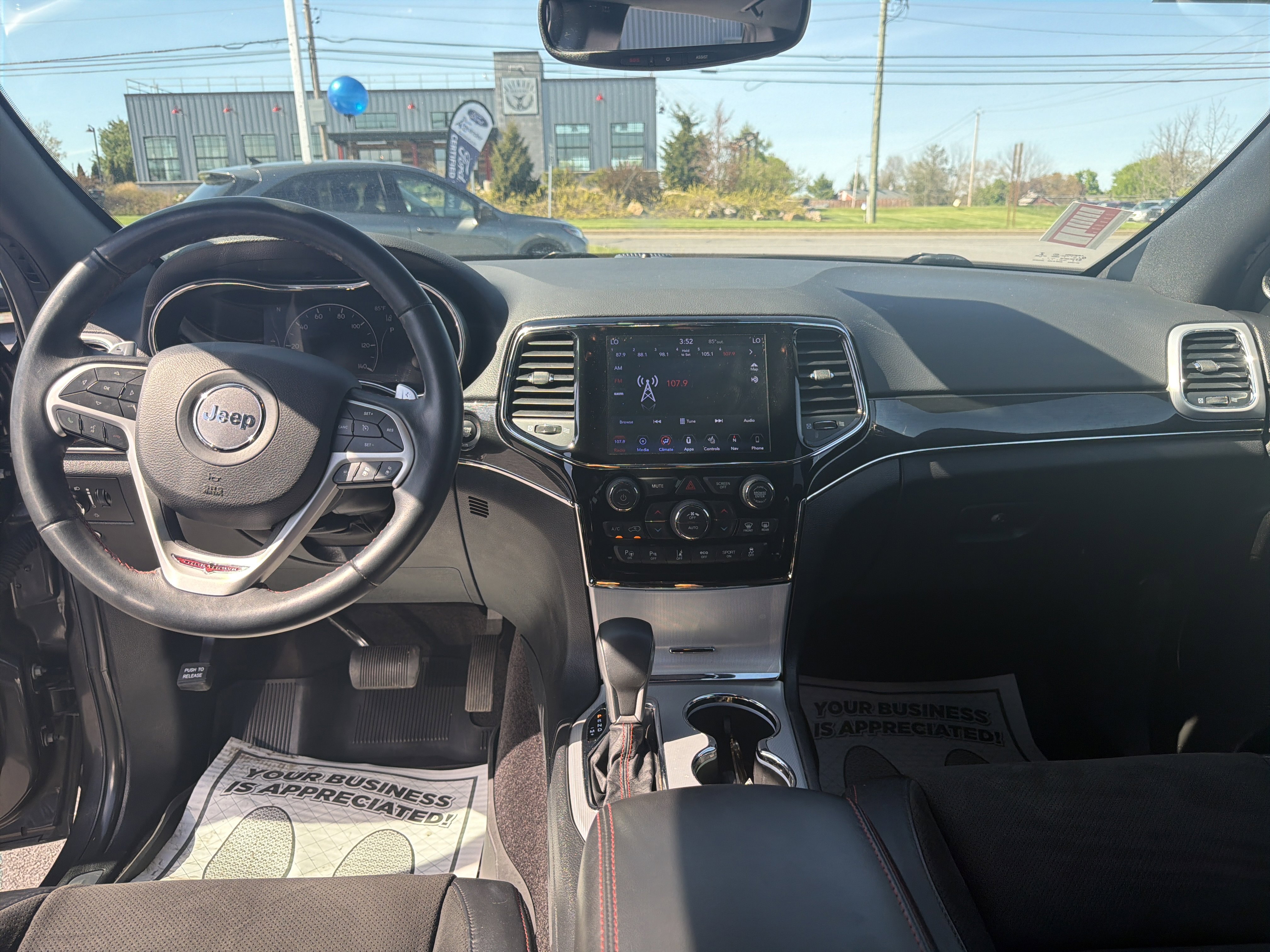 Used 2019 Jeep Grand Cherokee Trailhawk AWD/4WD image 14